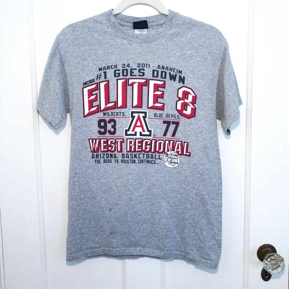 University of Arizona Elite 8 2011 T-Shirt Size S